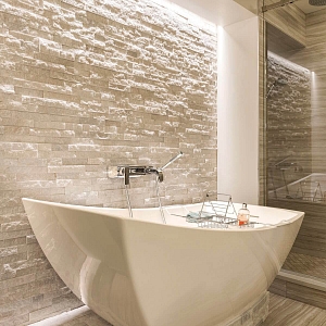 Ванная с отделкой камнем фото — 3D панели RKS SLATE Кварцит White Quartz Classic